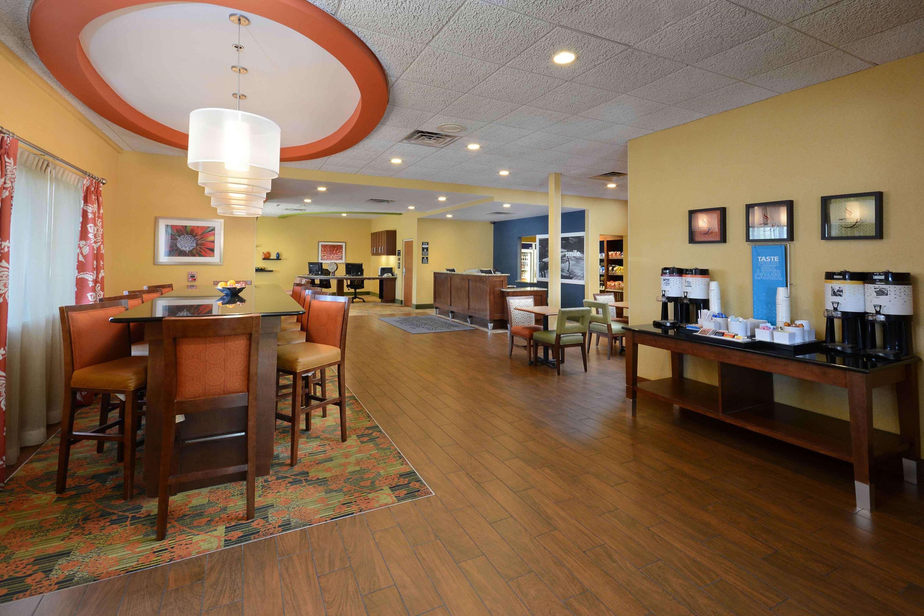 Hampton Inn Fayetteville Fort Bragg Exterior foto