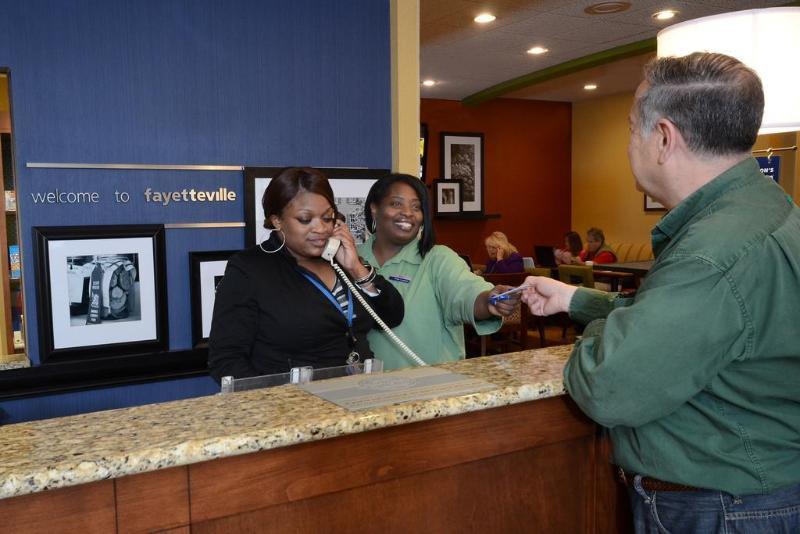 Hampton Inn Fayetteville Fort Bragg Exterior foto