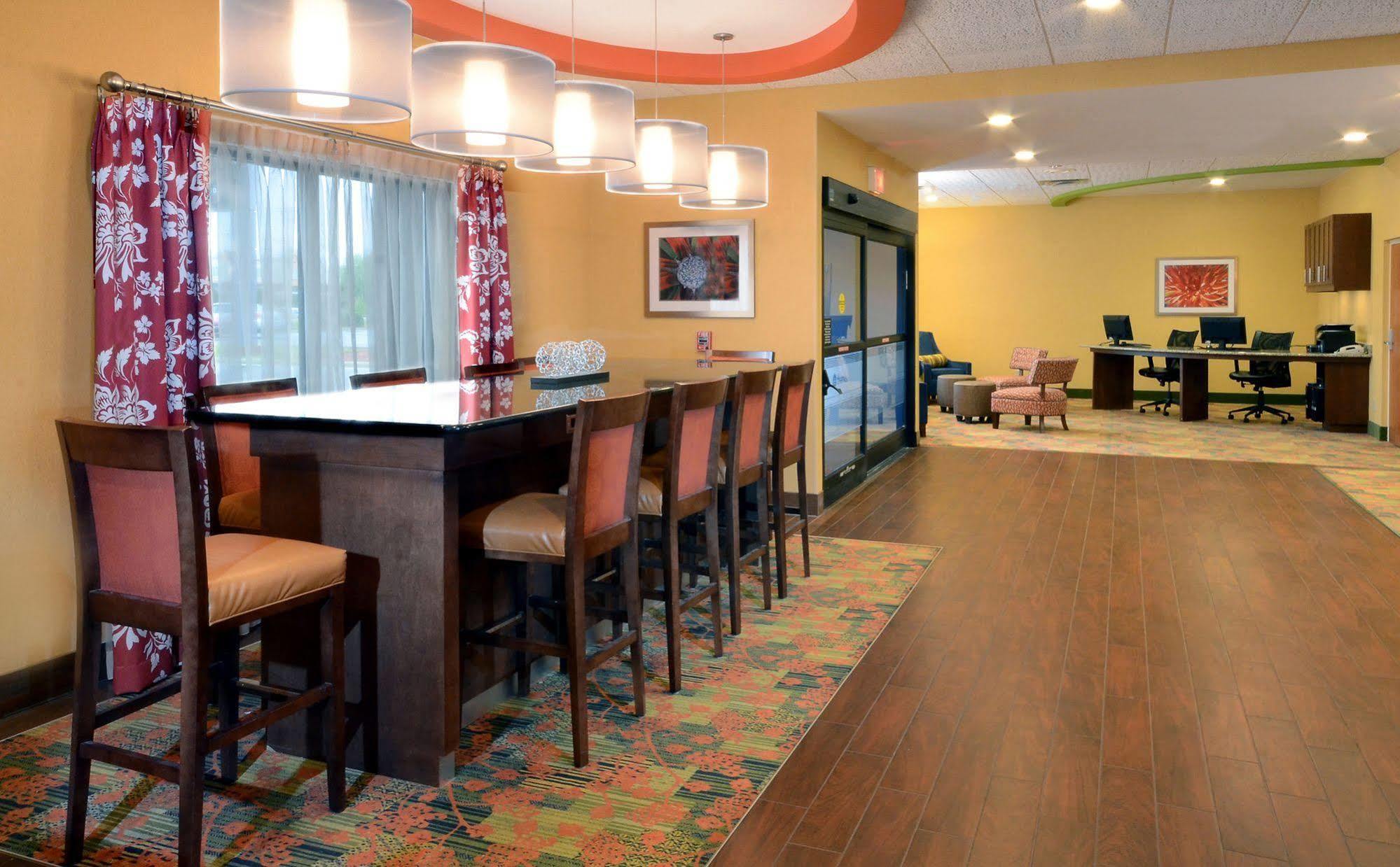 Hampton Inn Fayetteville Fort Bragg Exterior foto